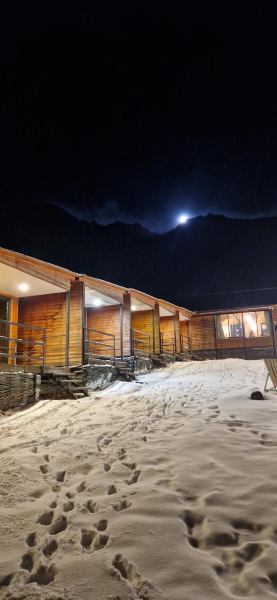 Kazbegi Cottages מראה חיצוני תמונה
