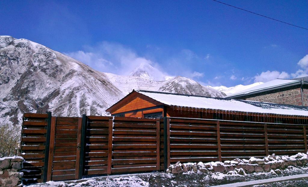 Kazbegi Cottages מראה חיצוני תמונה